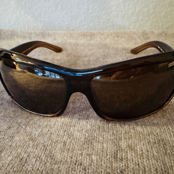 Maui Jim Palms MJ111 Polarized Sunglasses Black Wrap Frame w/ Case main image 6